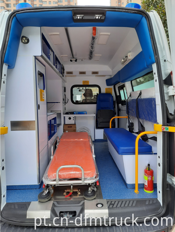 FORD TRANSIT AMBULANCE 6